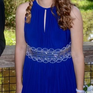 sleeveless keyhole beaded waist jersey dress